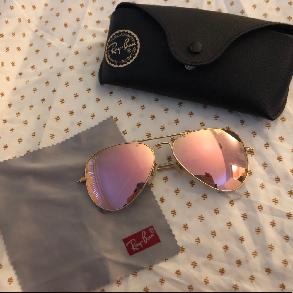 Rose gold Ray Bans